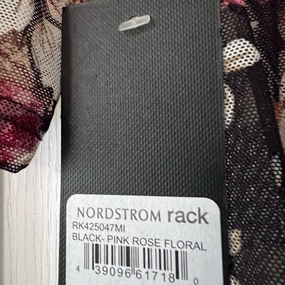 NWT Free Press Clothing floral mesh top with mock turtleneck. Size small - Picture 8 of 9